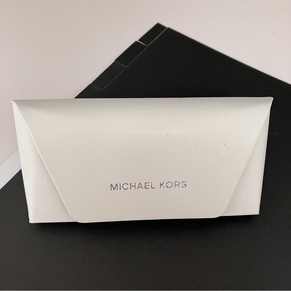 Michael Kors white Sunglasses Case with cloth